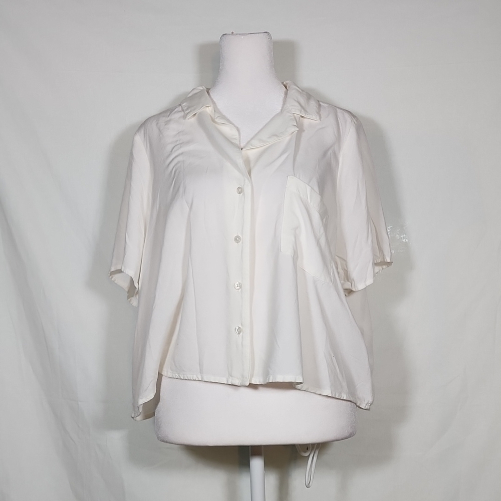 Get it free with a purchase โค๏ธBaisic Top crop botรณn down